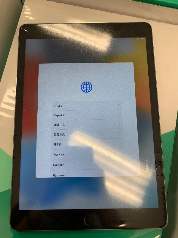 Photo 1 of Apple iPad (10.2-inch, WiFi, 32GB) - Space Gray (Renewed Premium)