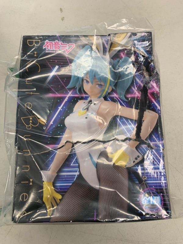 Photo 1 of FURYU Corporation Hatsune Miku Bicute Bunnies Figure-Street ver.-