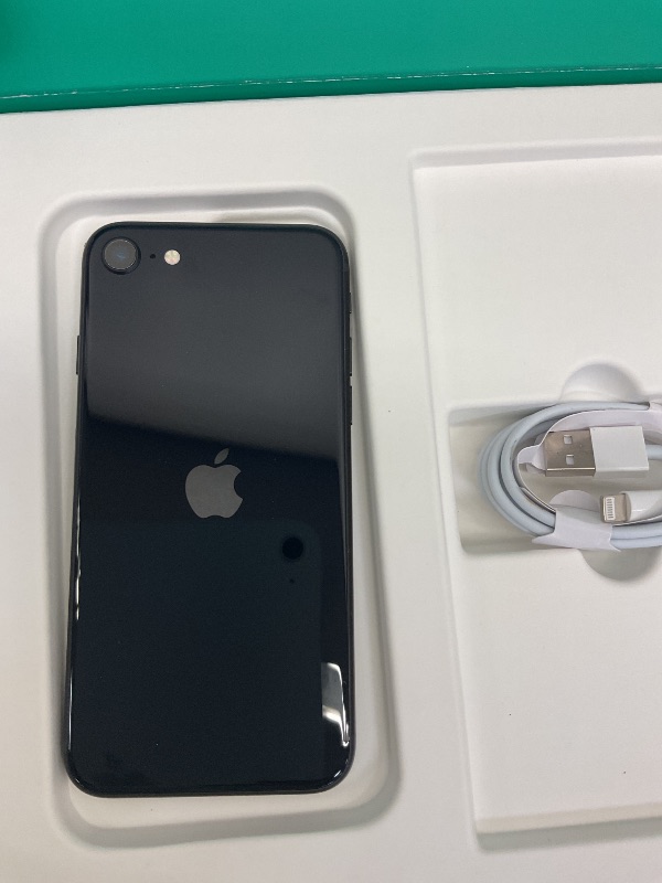 Photo 1 of Apple iPhone SE 3rd Gen, 64GB, Midnight - Unlocked (Renewed Premium)