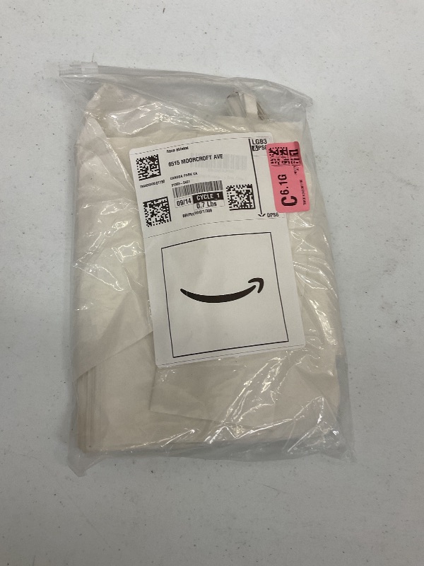 Photo 1 of HouWanA Fruit Protection Paper Bags 100pcs White Protection Cover Bags 6.6X7.8inch, Fruit Bags for Fruit Trees, Orchard, Trees, Frost, Plants (17x20)