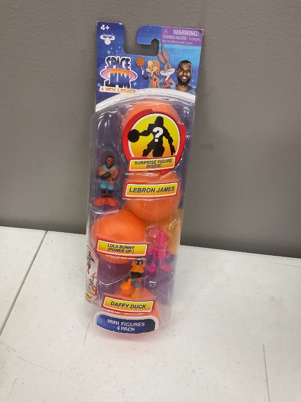 Photo 1 of 4pack Space Jam Mini Figures 
