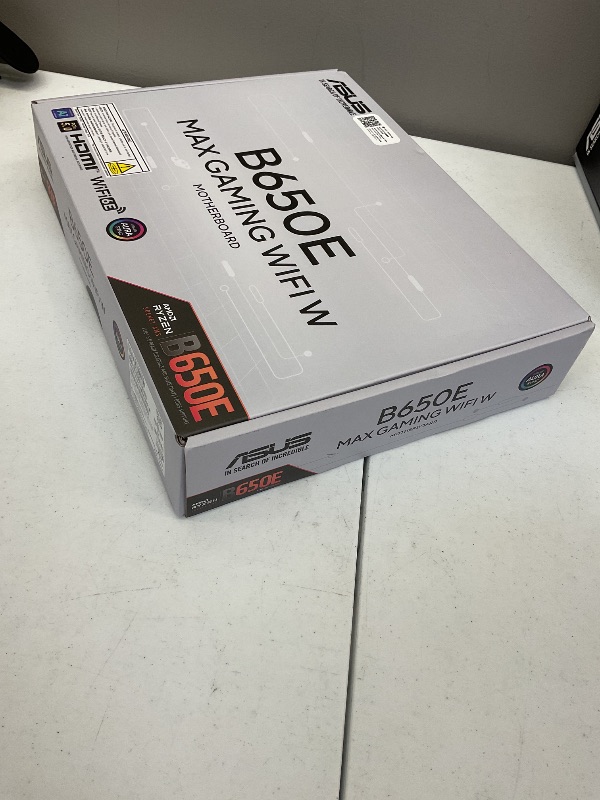 Photo 1 of ASUS B650E MAX Gaming WiFi W – AMD B650 AM5 ATX Motherboard, White PCB, DDR5, PCIe 5.0, 3X M.2, Wi-Fi 6E, 2.5Gb LAN, USB 10Gbps Type-C, DisplayPort, HDMI™, BIOS Flashback™, Aura Sync, Advanced AI PC