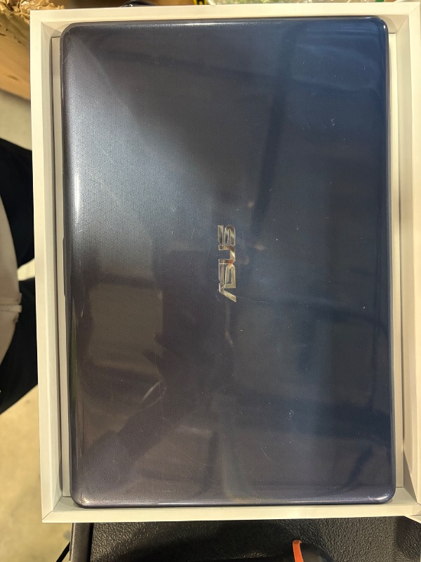 Photo 3 of Microsoft Surface Laptop (2025), Windows 11 Copilot+ PC, 13" Touchscreen Display, Snapdragon X Plus (8 core), 16GB RAM, 512GB SSD Storage, Platinum *SEALED*