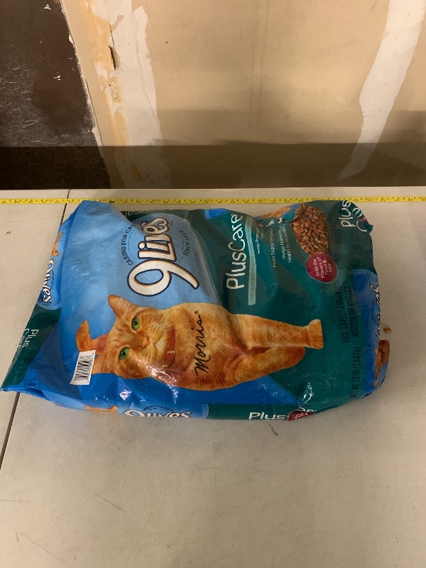 Photo 1 of 9Lives Plus Care Dry Cat Food, 12 lb. Bag