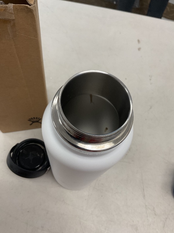 Photo 1 of See notes::::::Hydro Flask 40 Oz Wide Flex Cap White