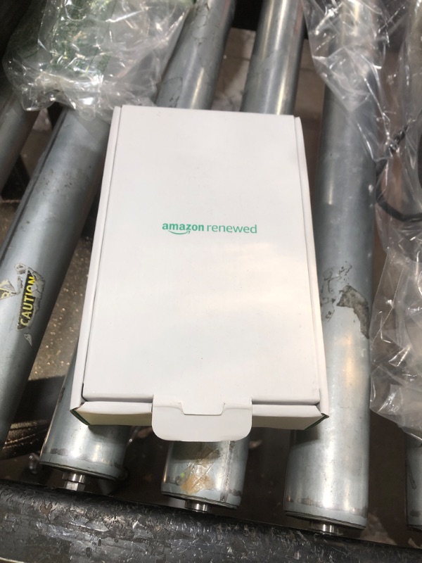 Photo 1 of PARTS ONLY !!!!!!!!--------------------Apple Watch Series 8 (GPS, 41MM) - Midnight Aluminum Case with Midnight Sport Band S/M (Renewed Premium)