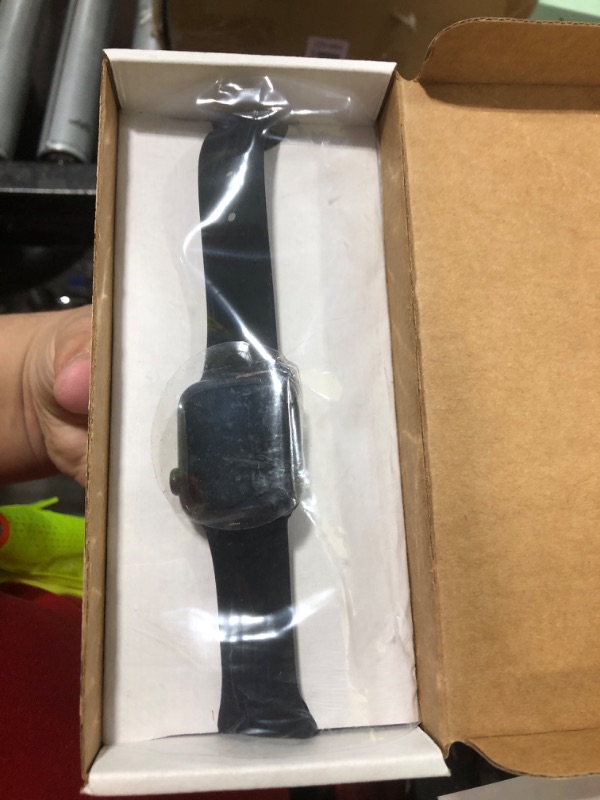 Photo 1 of Apple Watch SE (2nd Gen) (GPS, 40mm) - Midnight Aluminum Case with Midnight Sport Band, M/L (Renewed)