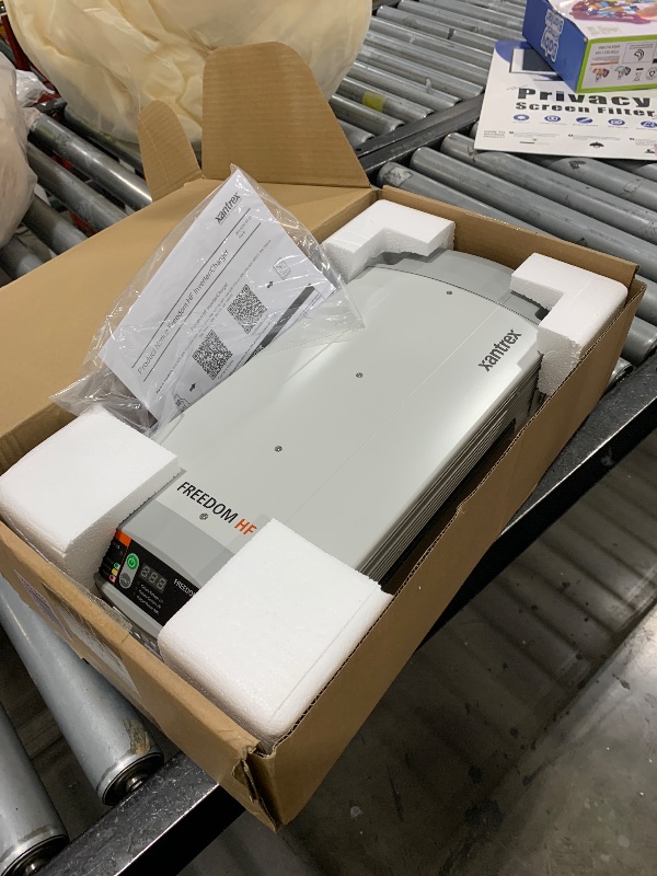 Photo 1 of Schneider Electric 806-1840 Xantrex Freedom HF 1800W Inverter/Charger with 40 Ampere Charger