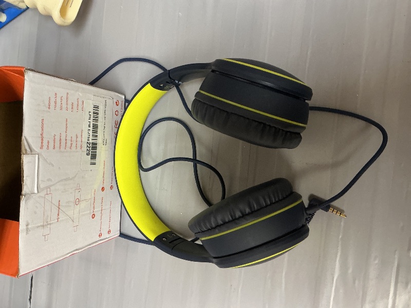 Photo 1 of RORSOU R10 Over-Ear Headphones with Microphone, Lightweight Folding Stereo Bass Headset with 1.5M No-Tangle Cord, Portable Wired Headphones for Smartphone Tablet Computer MP3 / 4 (Blue)