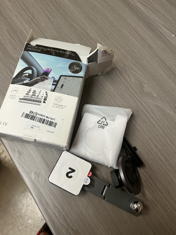 Photo 1 of ESR for MagSafe Car Mount, Car Phone Holder,Dashboard/Tesla Touchscreen Car Mount, Magnetic Phone Holder for Car, for iPhone 16/16e/15/14/13/12, S25, Charging Not Supported(2 Metal Rings Included)