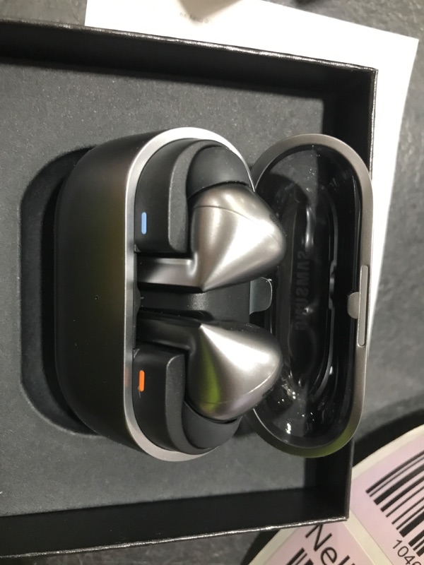 Photo 1 of Samsung Galaxy Buds 3 Pro AI True Wireless Bluetooth Earbuds, Noise Cancelling, Sound Optimization, Redesigned Comfort Fit, Silver [US Version, Amazon Exclusive, 2Yr Warranty]