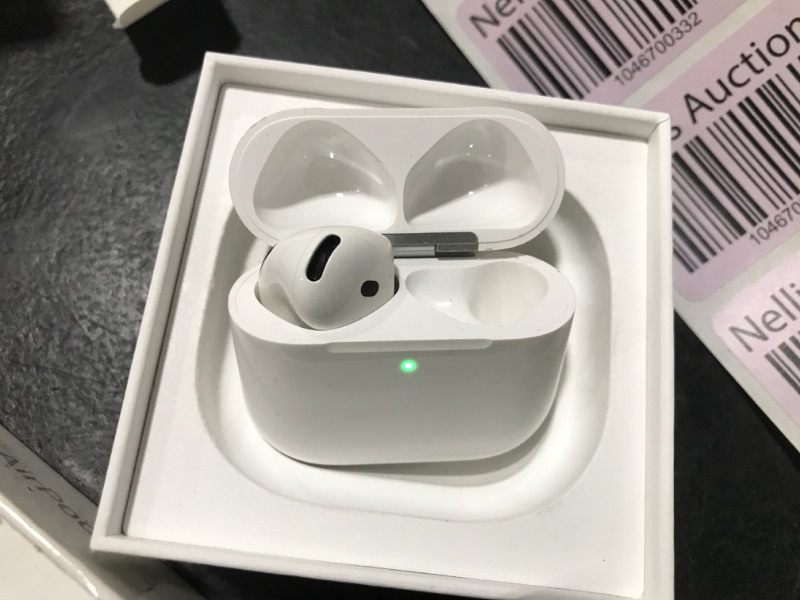 Photo 1 of CASE IS MISSING ONE AIRPOD !!!!!!!!!!!!!!!!!!!!!!!!!!!!!!!!! ----------------------------------------------------Apple AirPods 4 Wireless Earbuds, Bluetooth Headphones, Personalized Spatial Audio, Sweat and Water Resistant, USB-C Charging Case, H2 Chip, U
