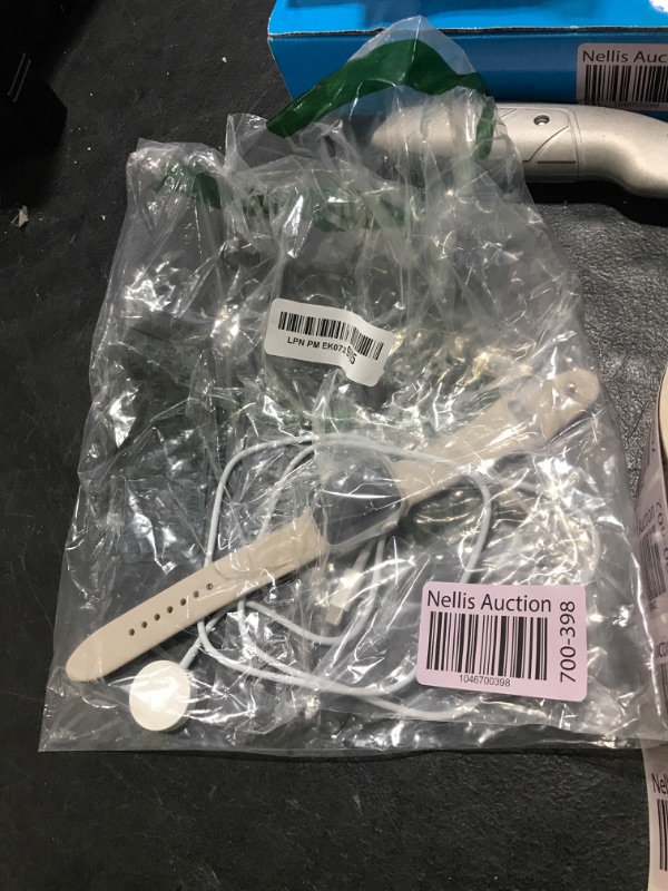 Photo 1 of Apple Watch Series 9 [GPS 41mm] Starlight Aluminum Case with Starlight Sport Band M/L (Renewed Premium)