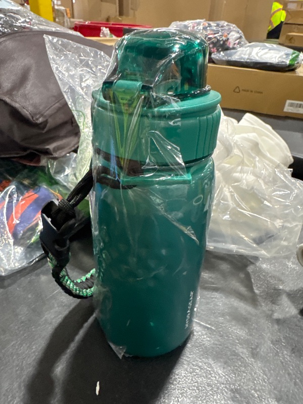 Photo 1 of green hydra gear waterbottle