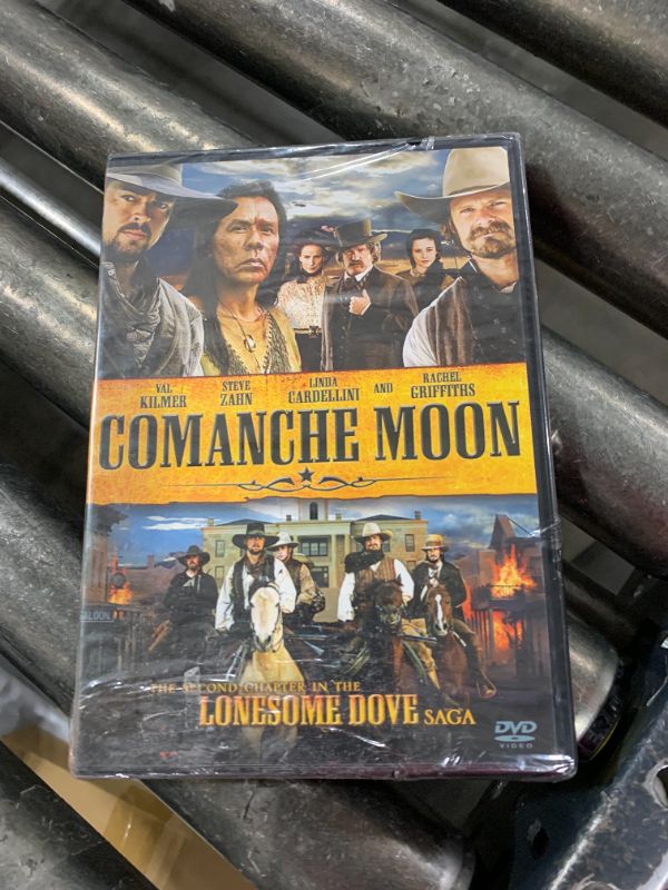 Photo 1 of Comanche Moon: The Second Chapter in the Lonesome Dove Saga