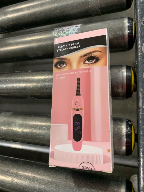 Photo 1 of Eye Lash Curler Heat - Mini
