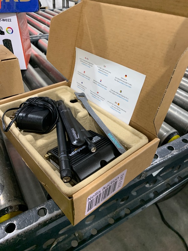 Photo 1 of Cradlepoint IBR200-10M VZ 3y NetCloud 4G LTE Cat 1 Single Mode Router