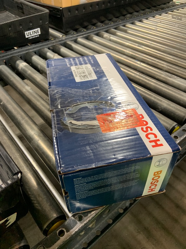 Photo 1 of BOSCH BS723 Blue Drum Brake Shoe Set - Compatible With Select Ford E-150, E-150 Club Wagon, E-150 Econoline, E-150 Econoline Club Wagon, F-150; Lincoln Town Car; REAR