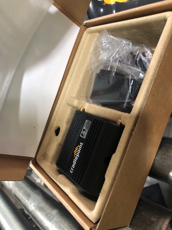 Photo 1 of Cradlepoint IBR200-10M VZ 3y NetCloud 4G LTE Cat 1 Single Mode Router