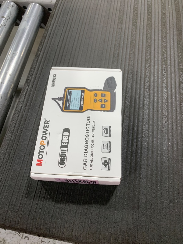 Photo 1 of MOTOPOWER MP69033 Car OBD2 Scanner Code Reader Engine Fault Scanner CAN Diagnostic Scan Tool for All OBD II Protocol Cars Since 1996, Yellow