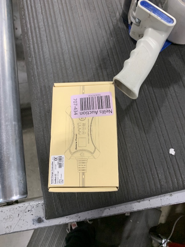 Photo 1 of 10Amp 12 Volt MPPT Solar Charge Controller, Bateria Power Intelligent Portable Solar Panel Controller, Max PV 150W 30Voc Solar Regulator for Gel AGM Lead-Acid, Lithium LiFePO4 Battery (SunRock 10)