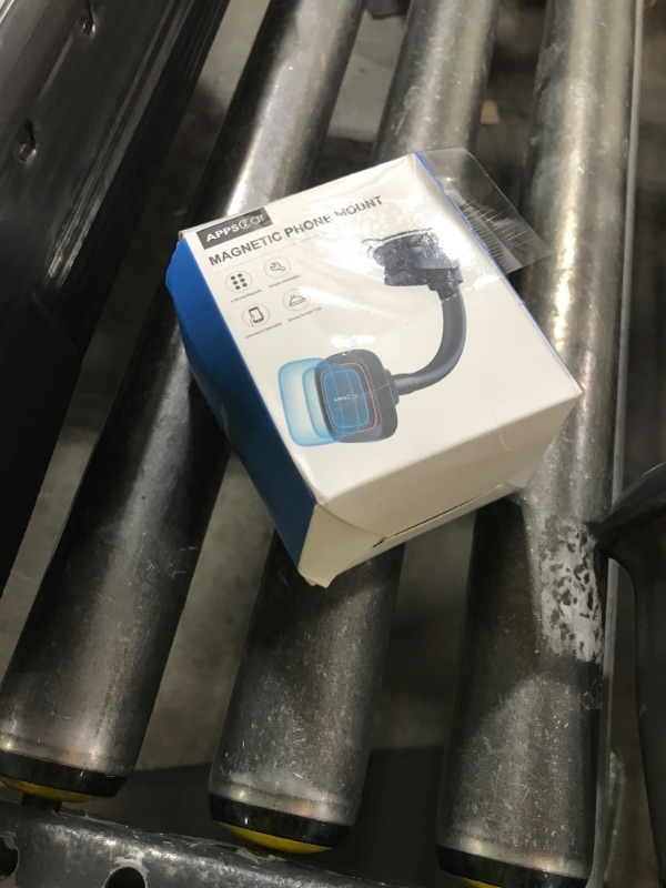 Photo 1 of car phone mount