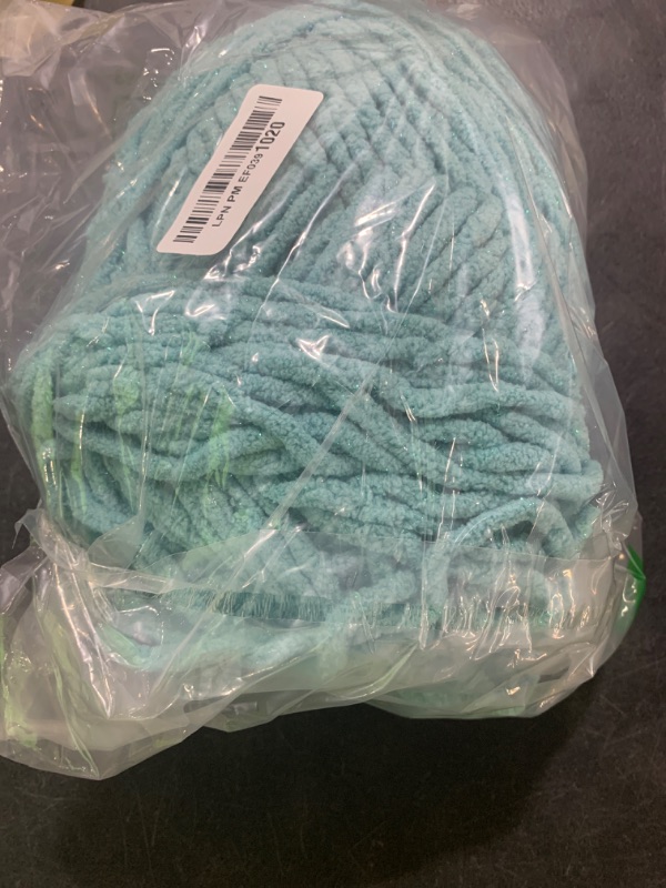 Photo 1 of Bernat Blanket BB Bright SAGE Yarn - 2 Pack of 300g/10.5 oz - 100% Polyester - #6 Super Bulky - 220 Yards - Knitting/Crochet