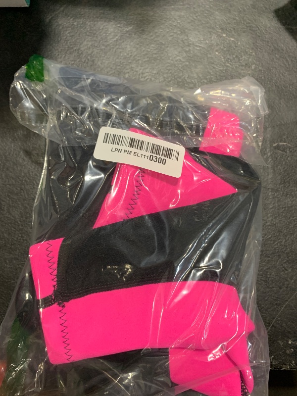Photo 1 of Hevto Kids Wetsuit Shorty for Girls Toddler Child Size 5T 2mm Neoprene Front Zip Wet Suit in Cold Water Thermal for Swimming (K1S-Pink, 5)
