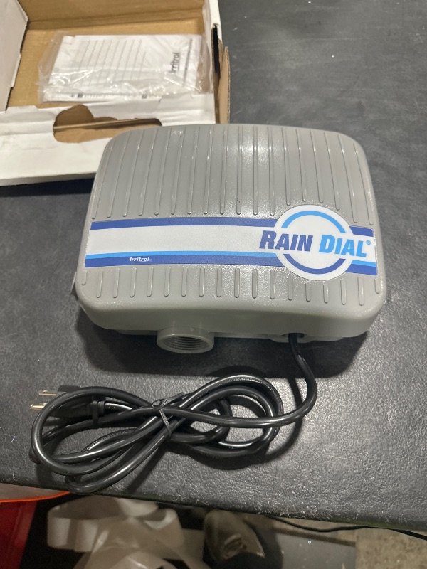 Photo 1 of Irritrol Rain Dial RD600-INT-R 6 Station Indoor Irrigation Controller
