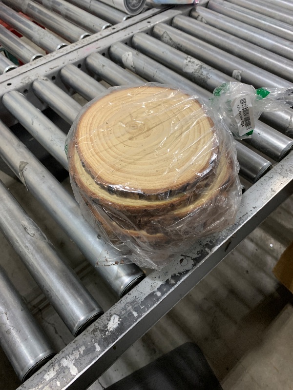 Photo 1 of 10 Pcs 7-8 Inch Unfinished Wood Slices for Centerpieces,Natural Wood Rounds for Crafts Rustic Wedding and Table Decorations,Wooden Discs with Tree Bark,Ideal for Crafts,Painting,and Holiday Decor