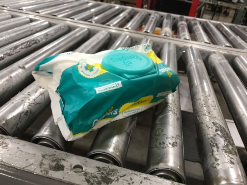 Photo 1 of Pampers wipes