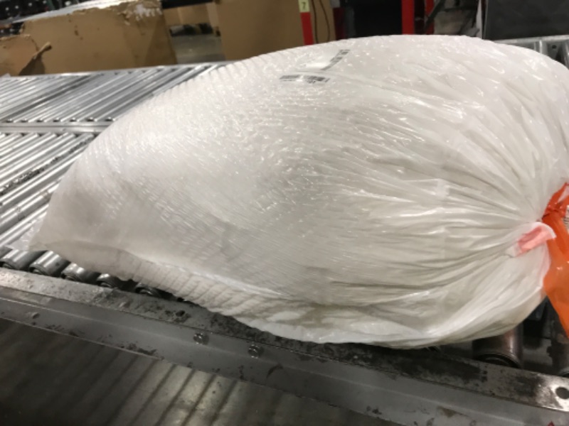 Photo 1 of REDASW Canadian Luxury Goose Down Pillows 80% Down 20% Feather 900 Fill Power with 100% Cotton Pillowcase Fluffy Bed Pillows for Sleeping (Queen, Pack of 2)