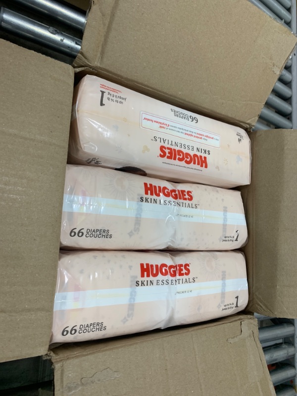 Photo 1 of Huggies Nourish Scented Baby Wipes, 10 Push Button Packs (560 Wipes Total)