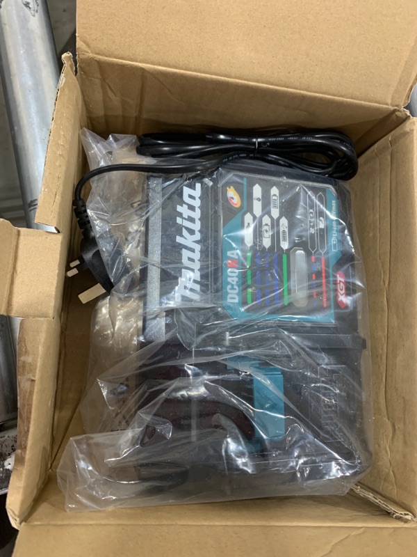 Photo 1 of Makita - 40V Max Xgt. Rapid Optimum Charger (DC40RA)