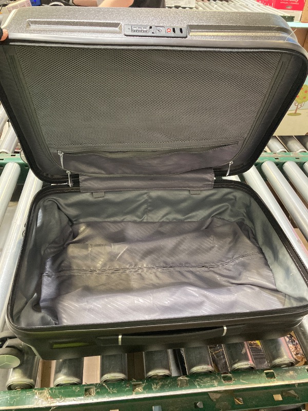 Photo 1 of Samsonite Carry On 22"