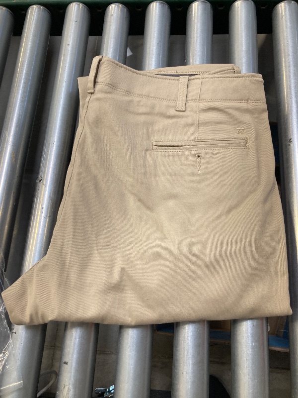 Photo 1 of Haggar Men's Pants 40x32 