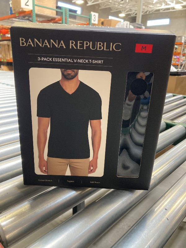 Photo 1 of Banana Republic 3-Pack V-Neck Shirts, Black, M