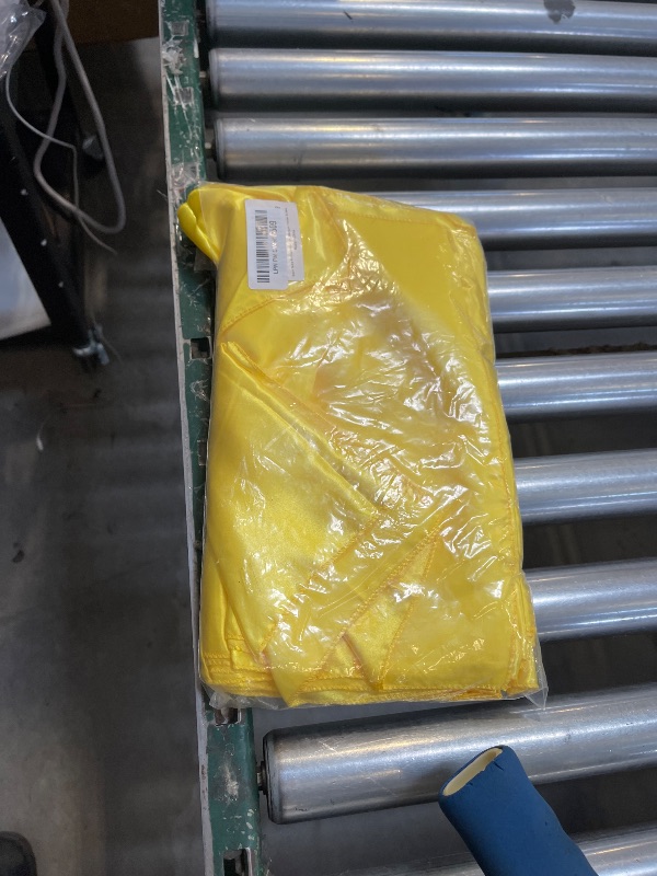 Photo 1 of WELMATCH Yellow Satin Table Runners 5 pcs Wedding Banquet Party Event Decoration Table Runners (Yellow, 5)