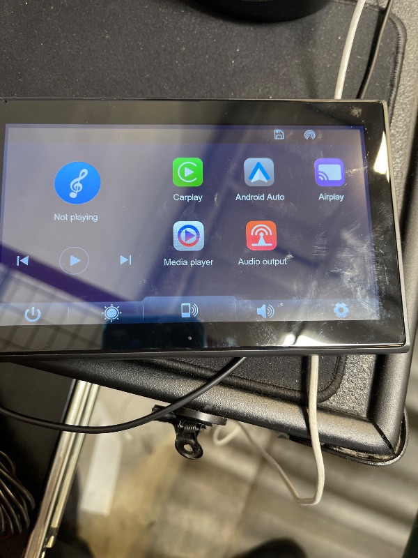 Photo 1 of Miroir Drivvplay - Portable Wireless Carplay and Android Auto Display, 5'' Touch Screen, Works with Your Car Stereo, Car Radio, Wireless AirPlay, Mirror Link, Bluetooth 5.0, FM/AUX/MIC/USB
