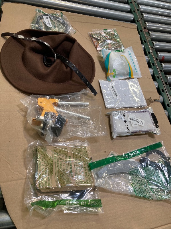 Photo 1 of bag lot misc items 