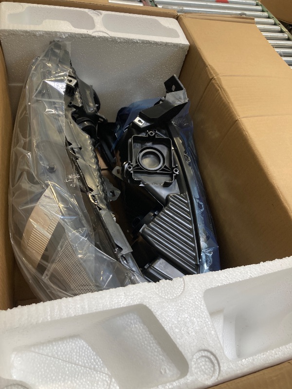 Photo 1 of Headlights W/Bulbs for 2008-2012 Honda Accord 4Dr Headlamp Replacement Driver & Passenger Side, NOT fit coupe models or Crosstour models
