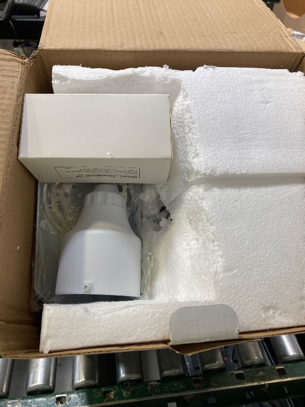 Photo 1 of Gama Sonic Solar Outdoor Light Post, Baytown Bulb, White Cast Aluminum, 1-Light with 3 Mounting Options, 3-inch Fitter for Lamp Posts, Flat Mount for Column Lights and Wall Sconce Mount (106B50233)