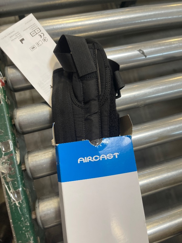 Photo 1 of Aircast A2 Wrist Support Brace with Thumb Spica: Right Hand, Large