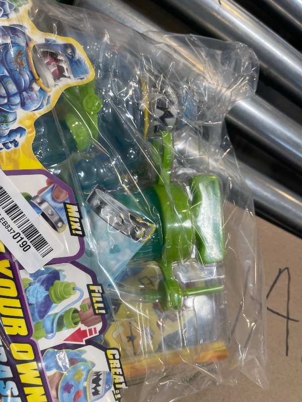 Photo 1 of Heroes of Goo Jit Zu Hero Creator Thrash with 3 Unique goo fillings, Mix, Fill & Create Your own Stretchy Action Figure, Play Again and Again