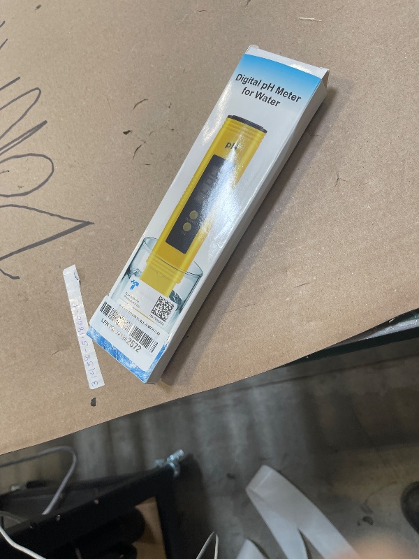 Photo 1 of PH Meter for Water Hydroponics Digital PH Tester Pen 0.01 High Accuracy Pocket Size with 0-14 PH Measurement Range for Household Drinking, Pool and Aquarium