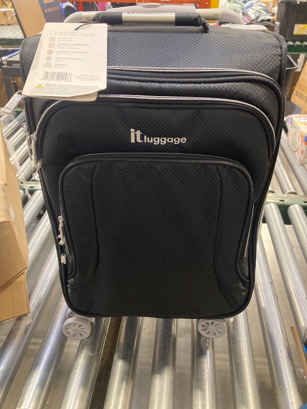 Photo 1 of It Luggage World's Lightest New York Softside Spinner Luggage, Oxford, 22 CARRYON
