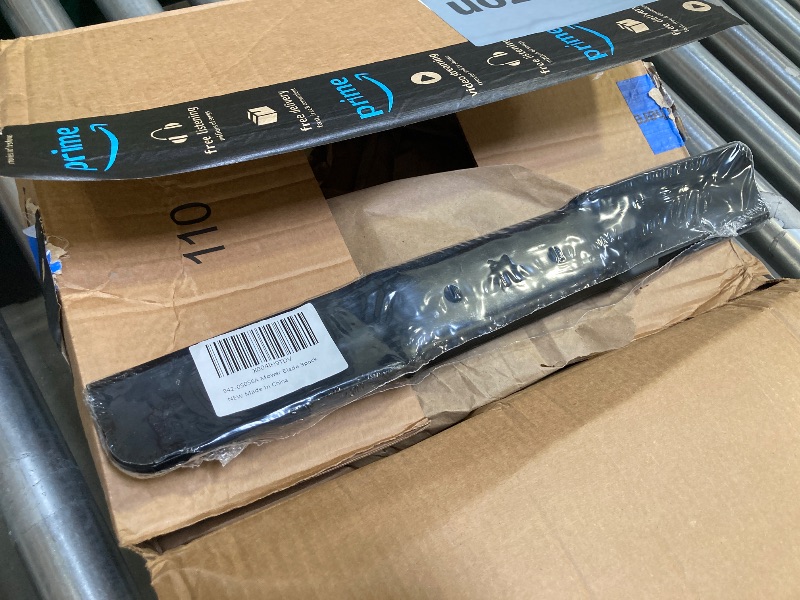 Photo 1 of blce 942-05056A High Lift Blades Compatible with 54" Deck Zero Turn Cub Cad-et RZT-L54 XT1 XT2 Troy-Bilt TB2454 Riding Mower Lawn Tractor?Replace 942-05056 742-05056A 742-05056?3 Pack