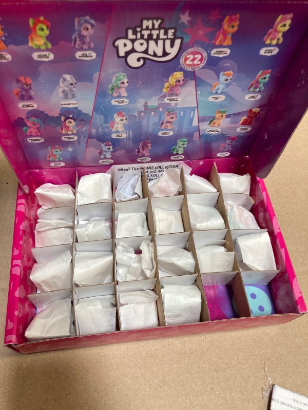 Photo 1 of My Little Pony Mini World Magic Meet The Minis Collection Set with 22 Figures, for Kids Ages 5 and Up (Amazon Exclusive)