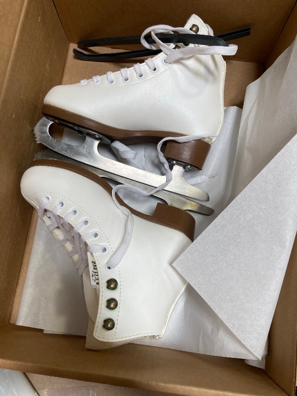 Photo 1 of Botas - Model: Regina/Made in Europe (Czech Republic) / Ice Skates for Girls, Kids/Nicole Blades/Color: White, Size: Kids 12.5