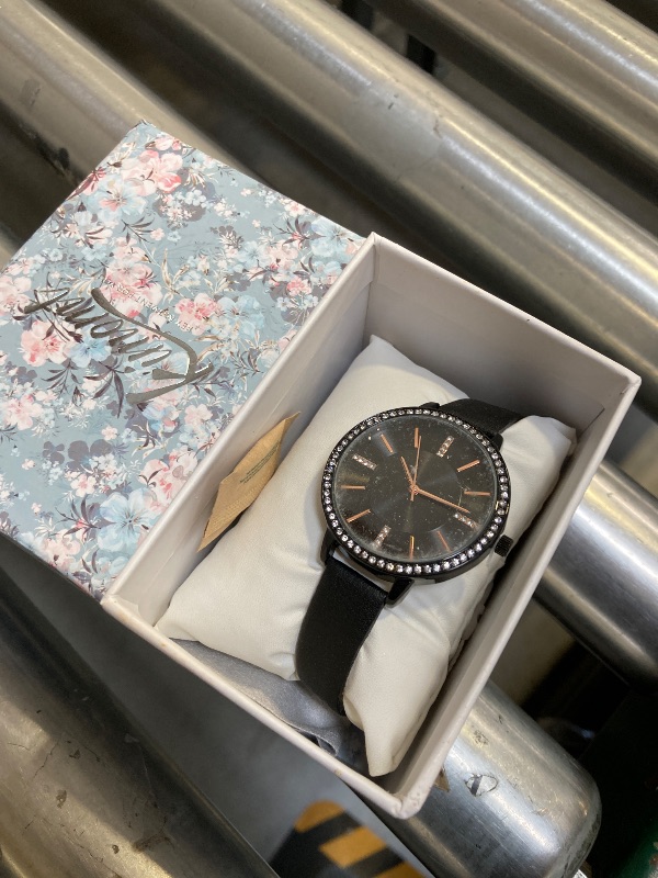 Photo 1 of KIMOMT Women's Watches Leather Band Luxury Quartz Watches Waterproof Fashion Creative Wristwatch for Women Ladies